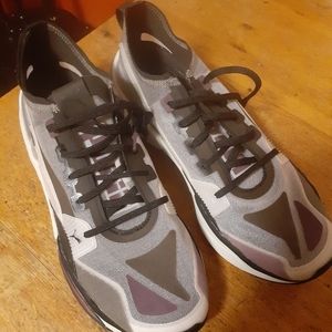 New puma running sneakers